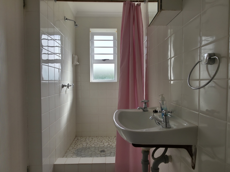5 Bedroom Property for Sale in Wavecrest Eastern Cape
